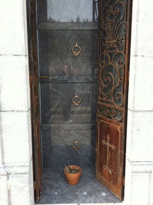 Porte de chapelle après rénovation